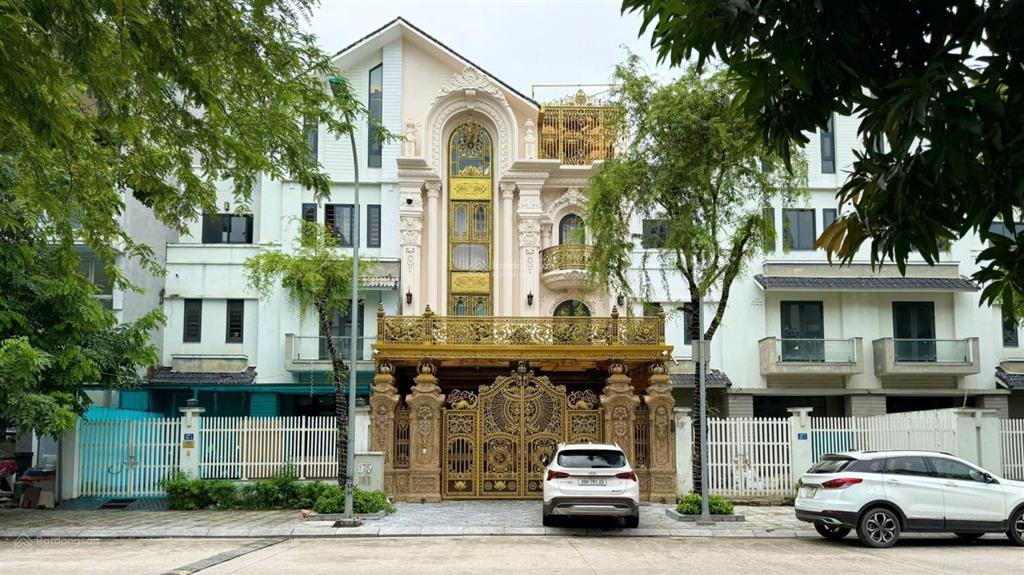 Hơn 3 chục tỷ. bán gấp liền kề c24ô22 khu c geleximco 200m mt8m hoàn thiện, đang cho thuê 50tr/th