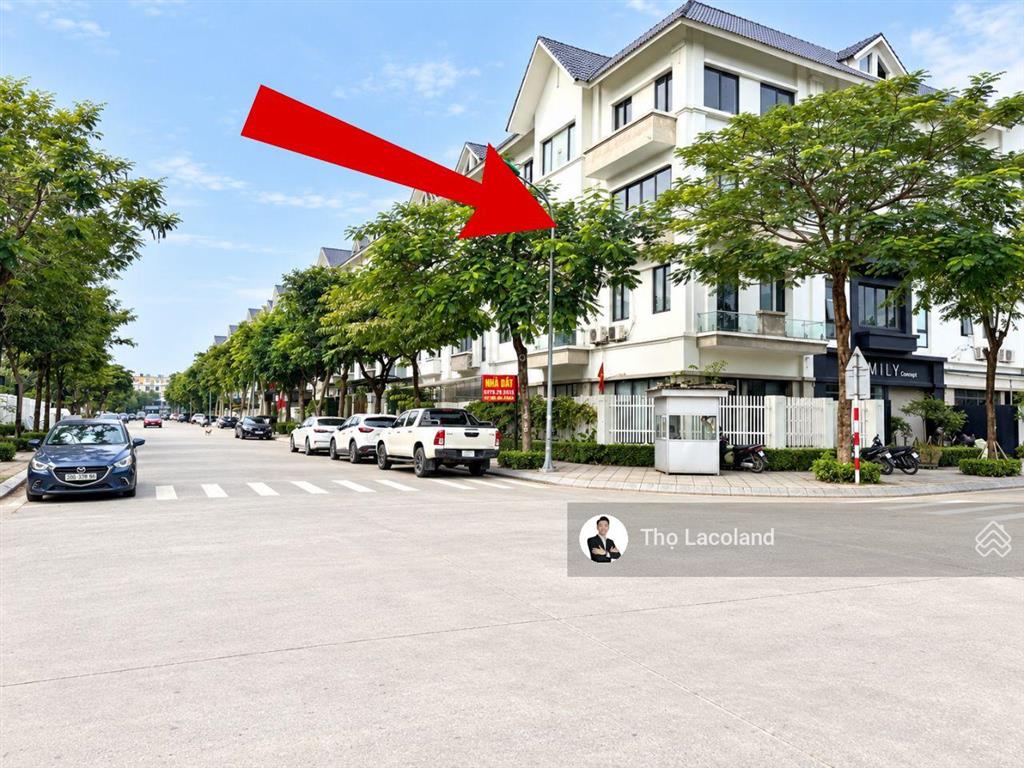 Cho thuê văn phòng 100m căn góc khu c geleximco, hoàn thiện có điều hòa bàn làm việc, chỉ 9tr/tháng