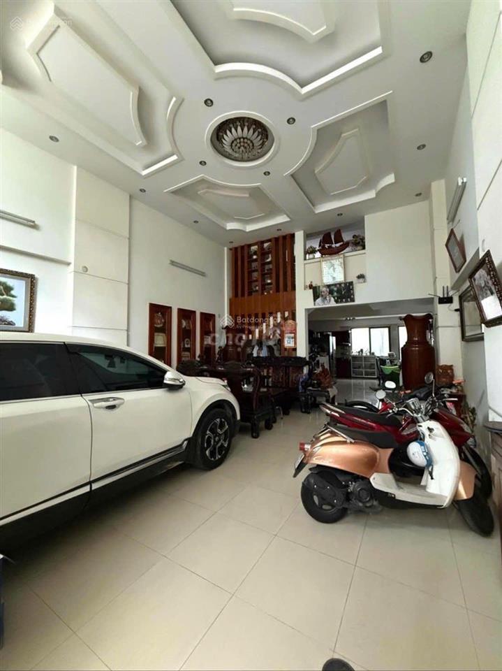 (hot)nhà 5 tầng thang máy ngang khủng 8,5x11m nở hậu 10m  mặt tiền kd sầm uất k300 chỉ 17,8 tỷ tl