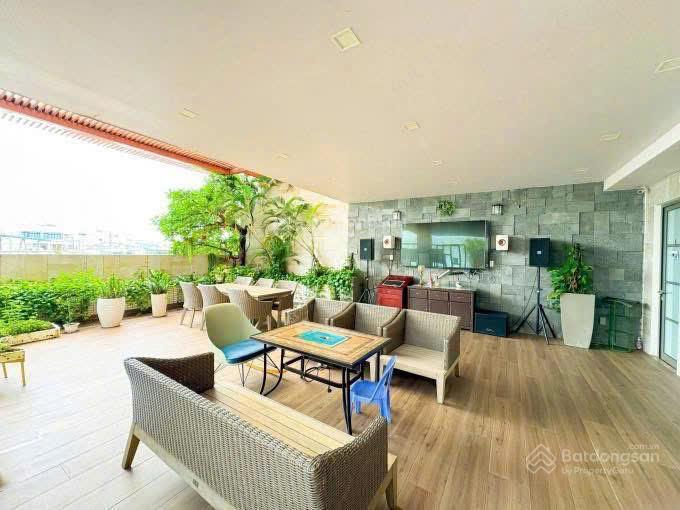 (ngộp bank)villa mtnb bàu cát 1 hầm 4 tầng ngang khủng 12,5mx17m mới xây 2024 chỉ 160tr/m2 35,8 tỷ