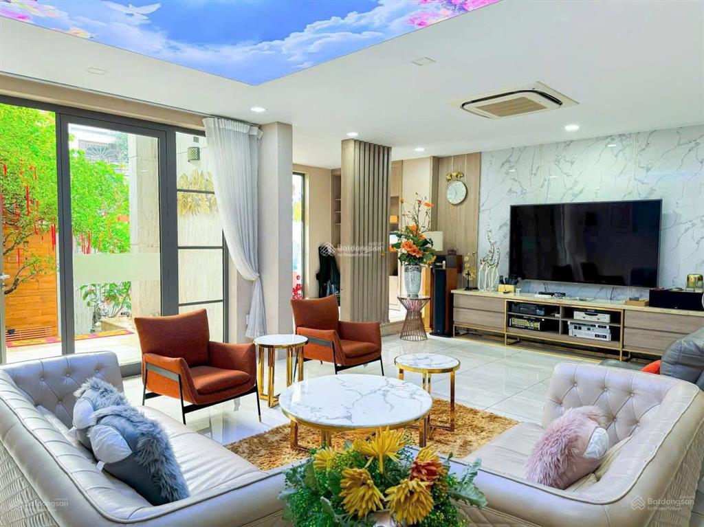 (ngộp bank)villa mtnb bàu cát 1 hầm 4 tầng ngang khủng 12,5mx17m mới xây 2024 chỉ 160tr/m2 35,8 tỷ