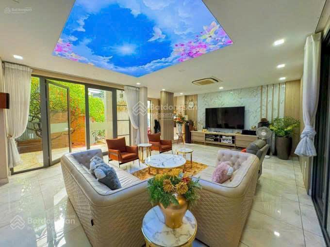 (ngộp bank)villa mtnb bàu cát 1 hầm 4 tầng ngang khủng 12,5mx17m mới xây 2024 chỉ 160tr/m2 35,8 tỷ