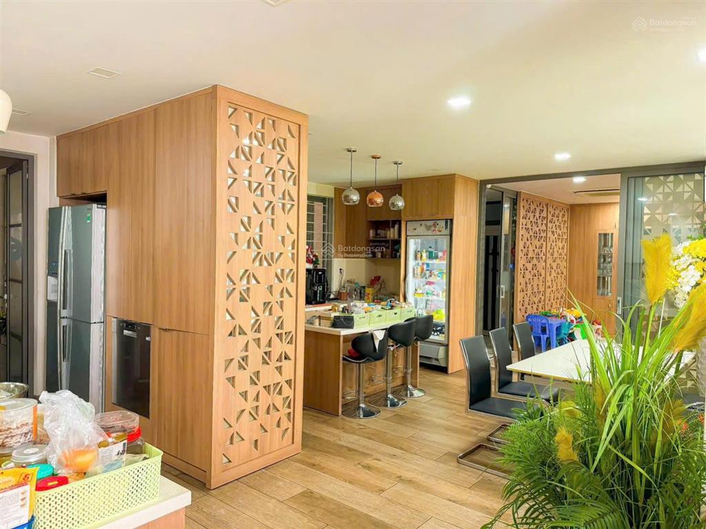 (ngộp bank)villa mtnb bàu cát 1 hầm 4 tầng ngang khủng 12,5mx17m mới xây 2024 chỉ 160tr/m2 35,8 tỷ