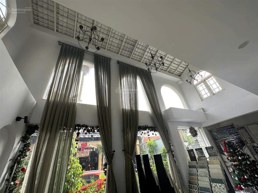 (ngộp bank)villa mtnb bàu cát 1 hầm 4 tầng ngang khủng 12,5mx17m mới xây 2024 chỉ 160tr/m2 35,8 tỷ