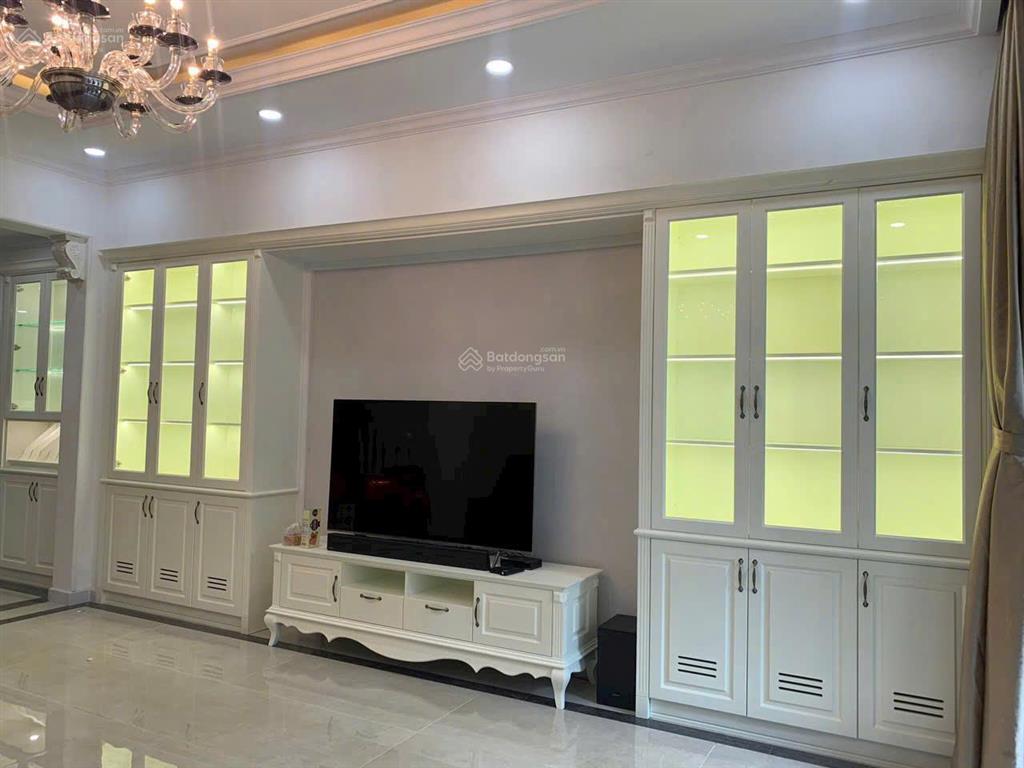 (hot)hạ 4 tỷ bán tòa mt giải phóng 5,6x17m  1 hầm 6 lầu nhà cứng đẹpvị trí sân bay t1chỉ 19,8 tỷ