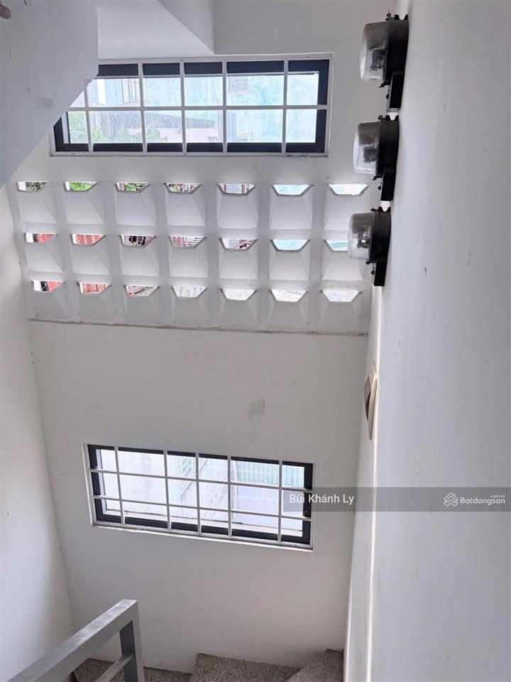 Bán nhà khuvip cách mạng tháng tám, gần ga metro 6 tầng thang máy dòng tiền cao