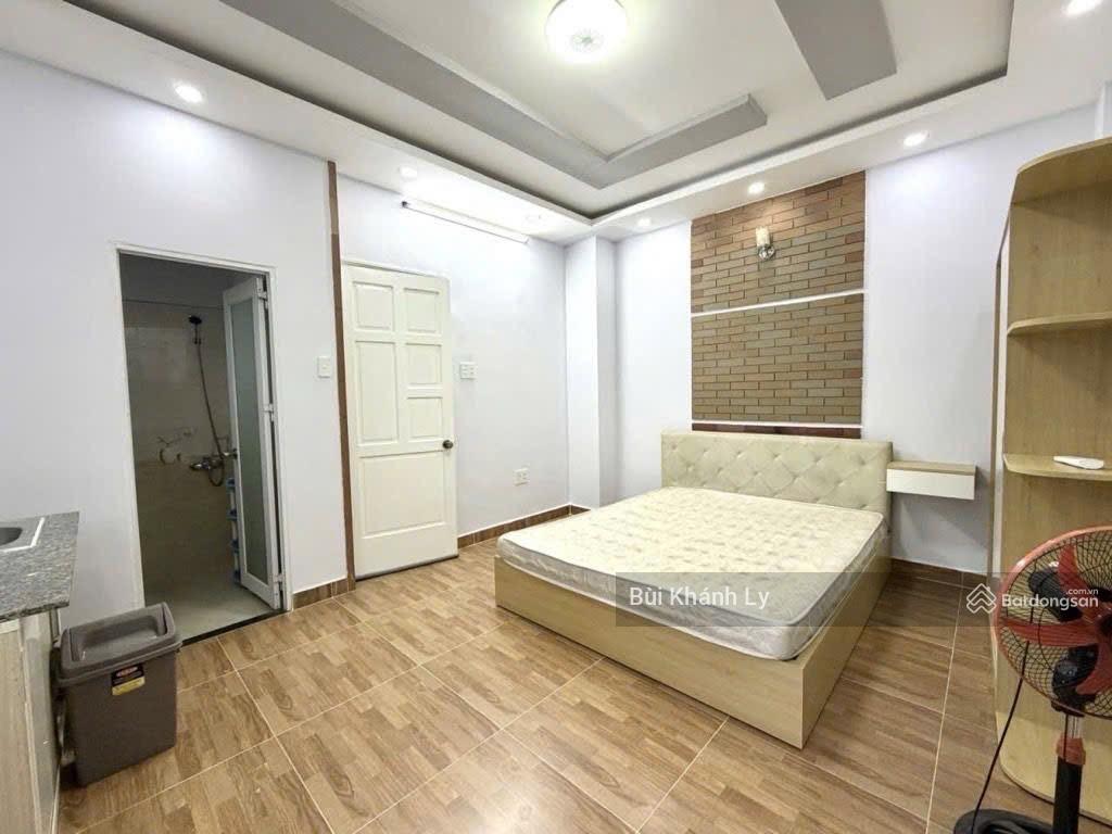 Bán gấp nhà phú nhuận 5 tầng btct 8 phòng chdv, có sẵn dòng tiền 35tr/tháng