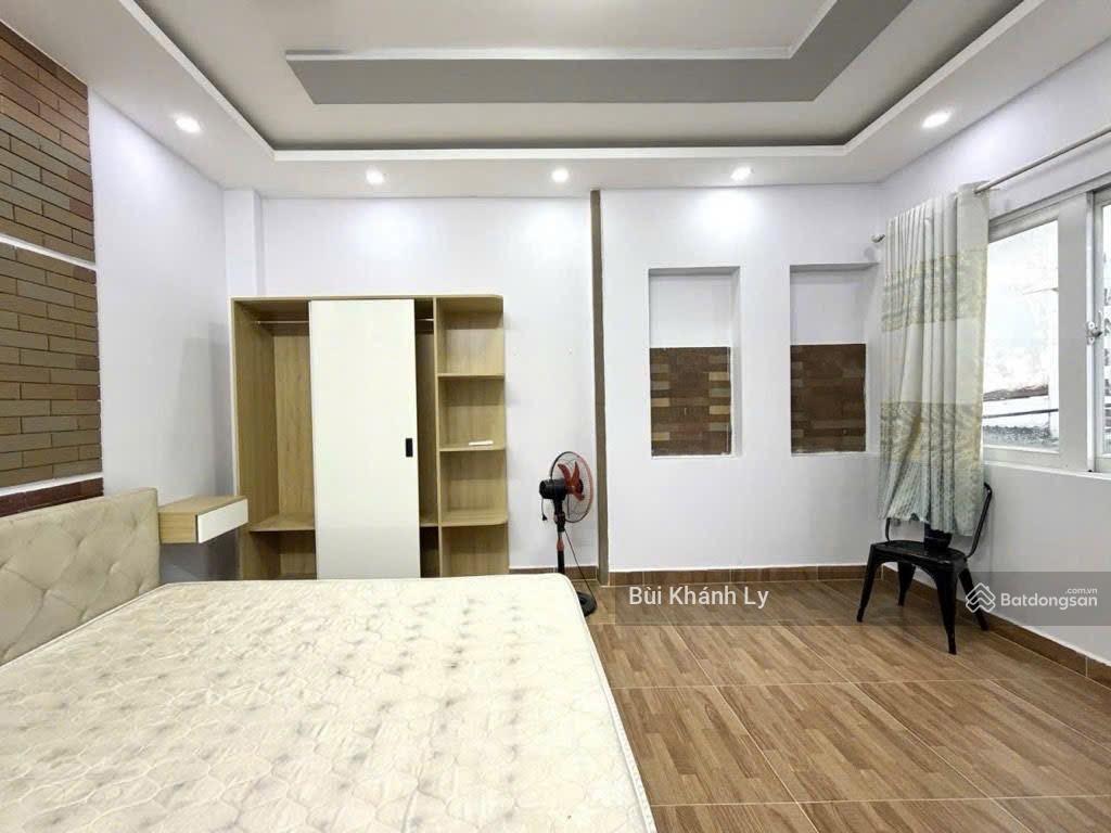 Bán gấp nhà phú nhuận 5 tầng btct 8 phòng chdv, có sẵn dòng tiền 35tr/tháng