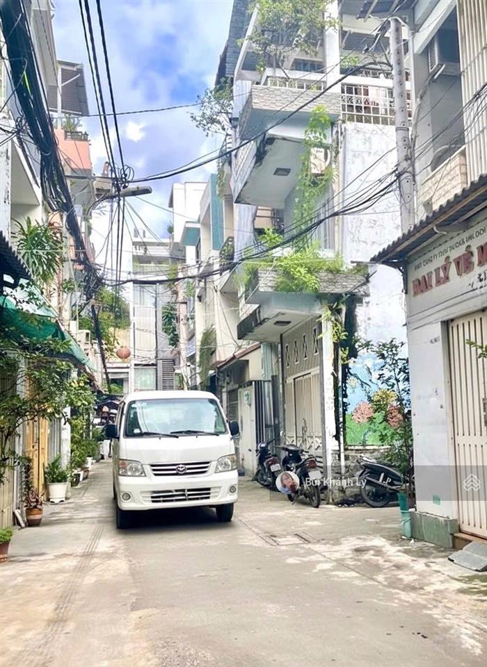 Phú nhuận hẻm xe hơi huỳnh văn bánh  lê văn sỹ bán đất tặng nhà 2 tần