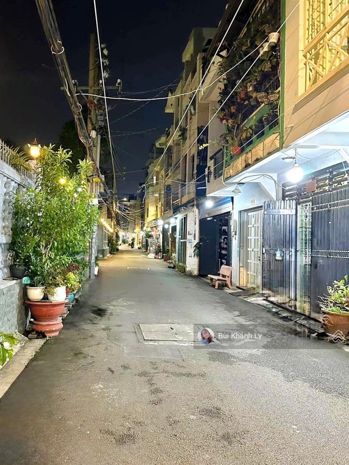 Bán nhà phú nhuận52m 4 tầng btct khuvip trường sa  huỳnh văn bánhsát mặt tiền