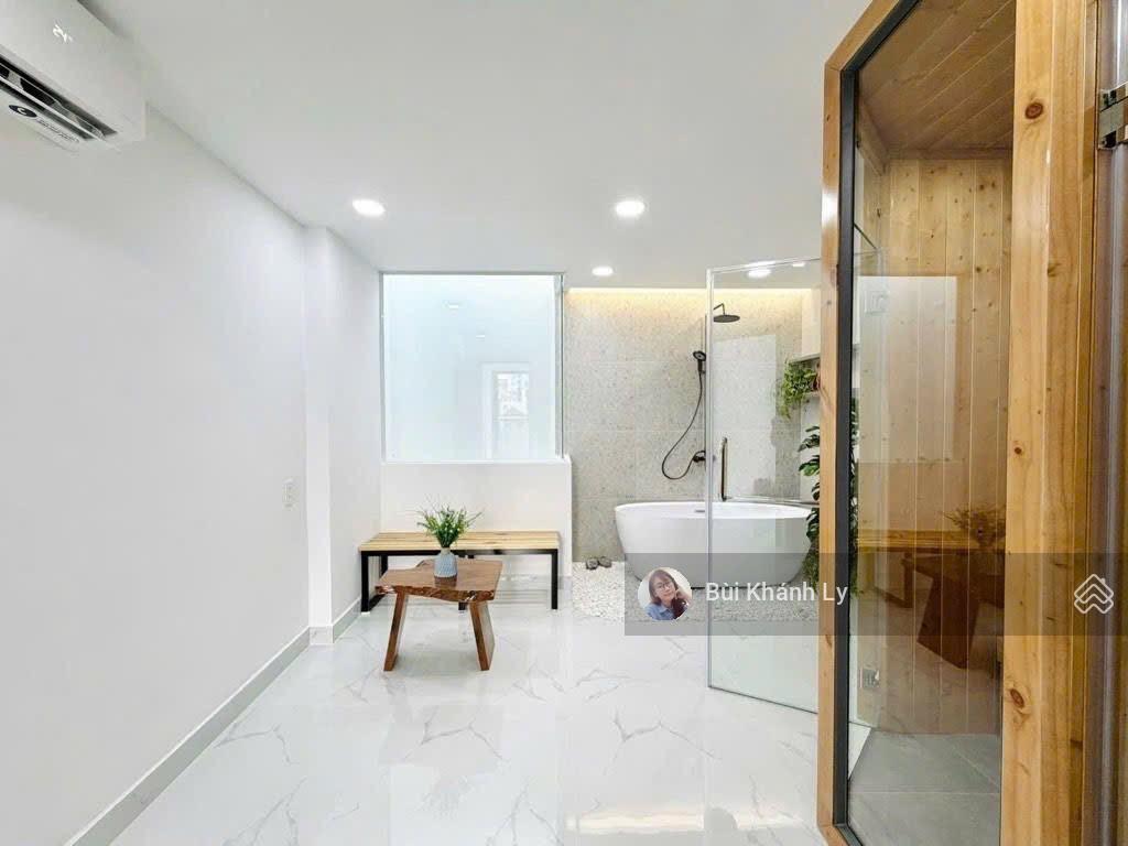 Phú nhuận
sát mặt tiền hoàng văn thụ  trần huy liệu 5 tầng 6 pn