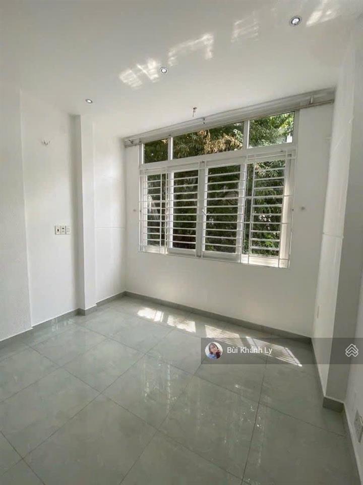 Phú nhuận
khuvip cán bộ  xe hơi thông phan đăng lưu  đào duy anh hđ ~20tr/th