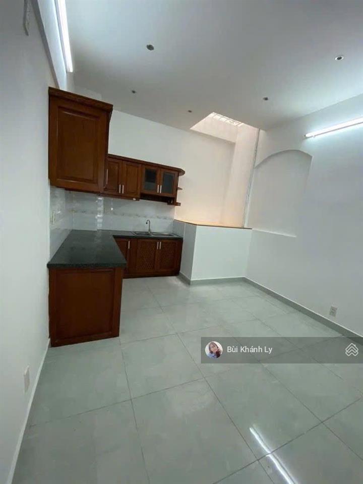 Phú nhuận
khuvip cán bộ  xe hơi thông phan đăng lưu  đào duy anh hđ ~20tr/th