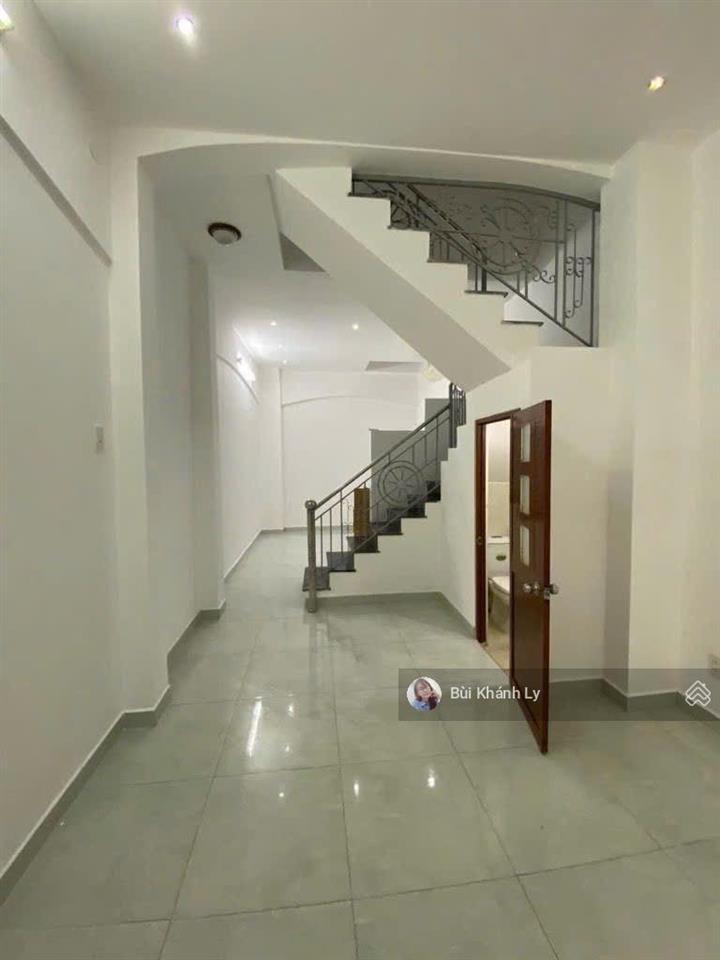 Phú nhuận
khuvip cán bộ  xe hơi thông phan đăng lưu  đào duy anh hđ ~20tr/th