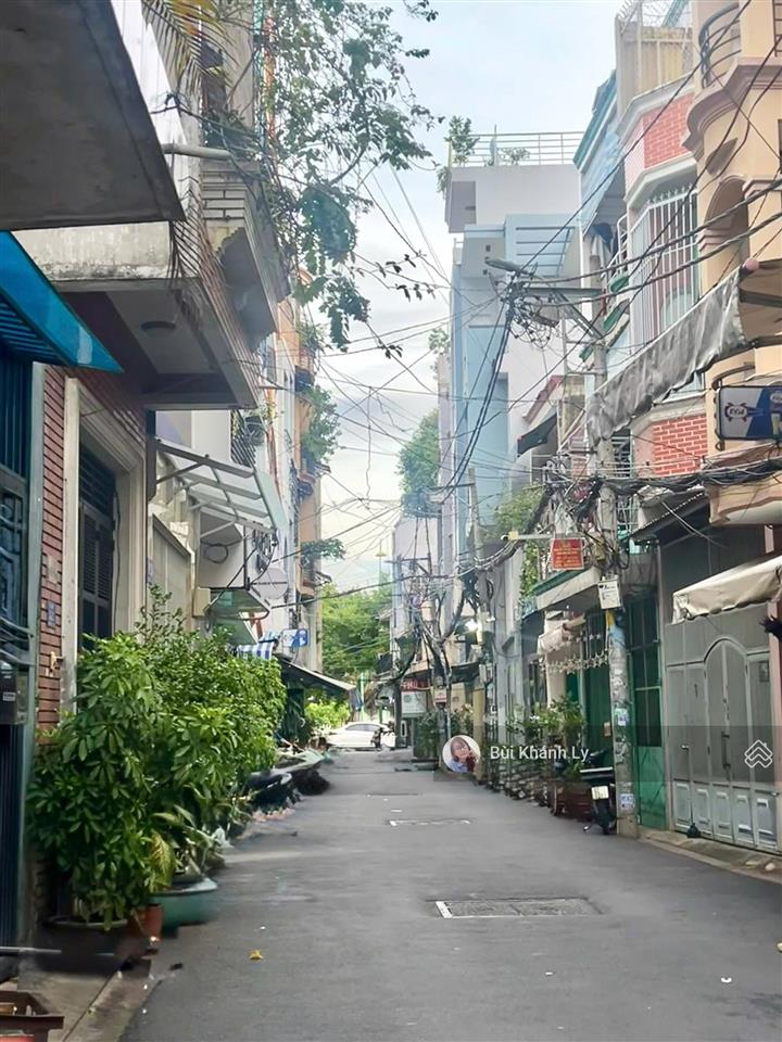Quận phú nhuận, sát mặt tiền khu vip trường sa  huỳnh văn bánh 92m2