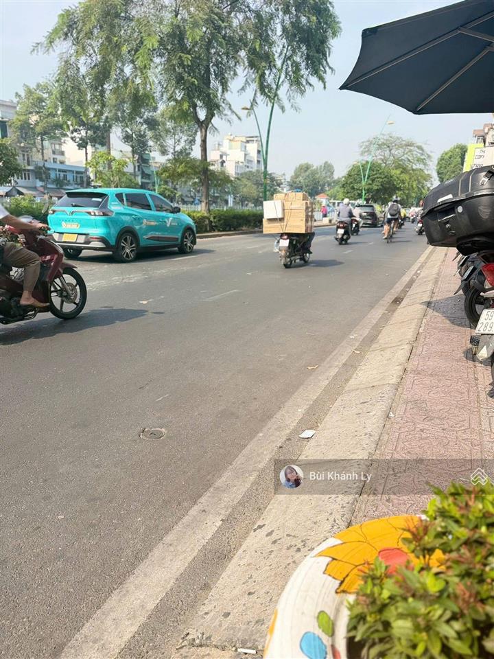 Bán nhà quận 3 hẻm xe tải trường sa  lê văn sỹ 54m2 4 tầng btct giáp q1