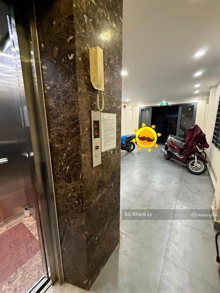 Vị trí kinh doanh siêu vip ngay sân bay tân sơn nhất trường sơn 5 tầng thang máy hđ 70tr/tháng.