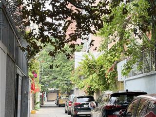 Nhà đẹp ở ngay hẻm xe hơi sát mặt tiền đặng văn ngữnguyễn văn trỗi  40m2, 5 tầng. ngang lớn 6m.