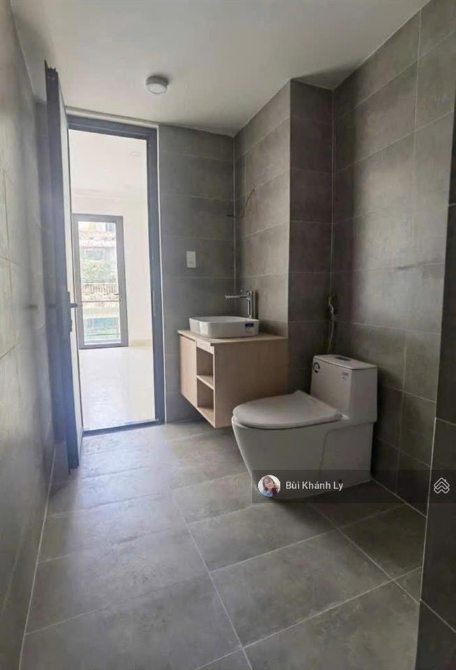 Toà nhà mặt tiền khu vip nguyễn cửu vân 6 tầng thang máy, dòng tiền 70tr/th