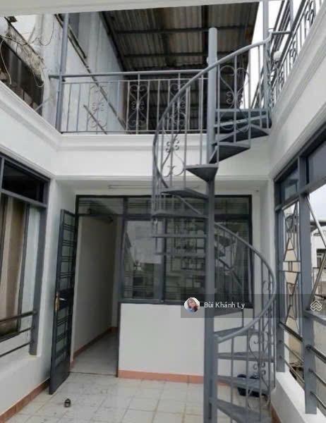 Nhà trung tâm phú nhuận đặng văn ngữ 4 tầng, sân trước thoáng, gần quận 3