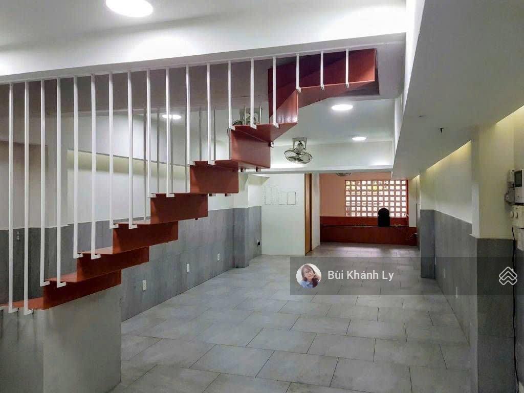 Bán nhà riêng tại phan đăng lưu, 6 tầng sân thượng, 76 m2, chính chủ