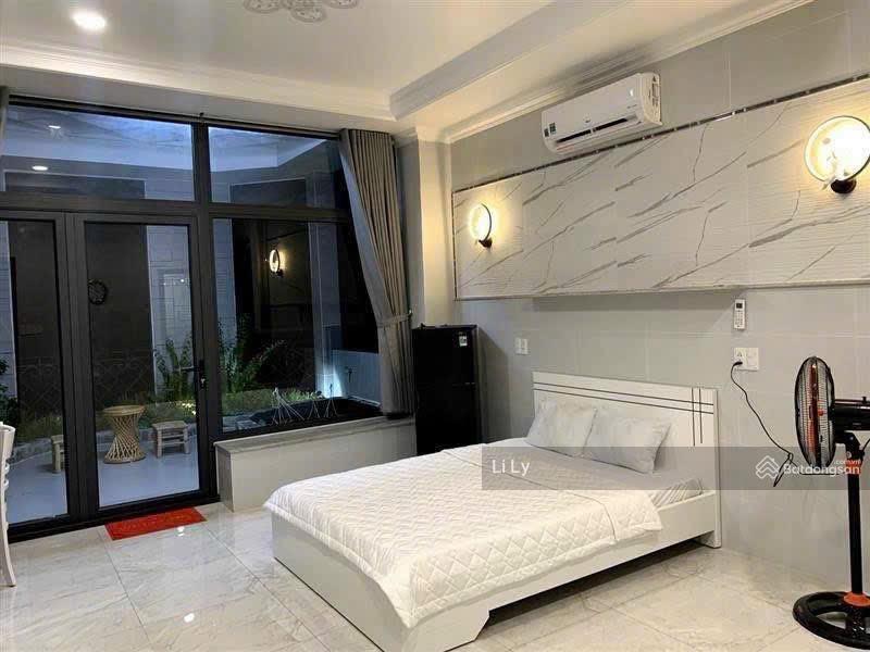 Bán nhà phú nhuận  chdv nguyễn đình chiểu  7 tầng thang máy  8 pn hđ 55tr/th