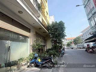 Mặt tiền đường hoa sữa 5 tầng sân thượng vỉa hè 4m gần sân bay