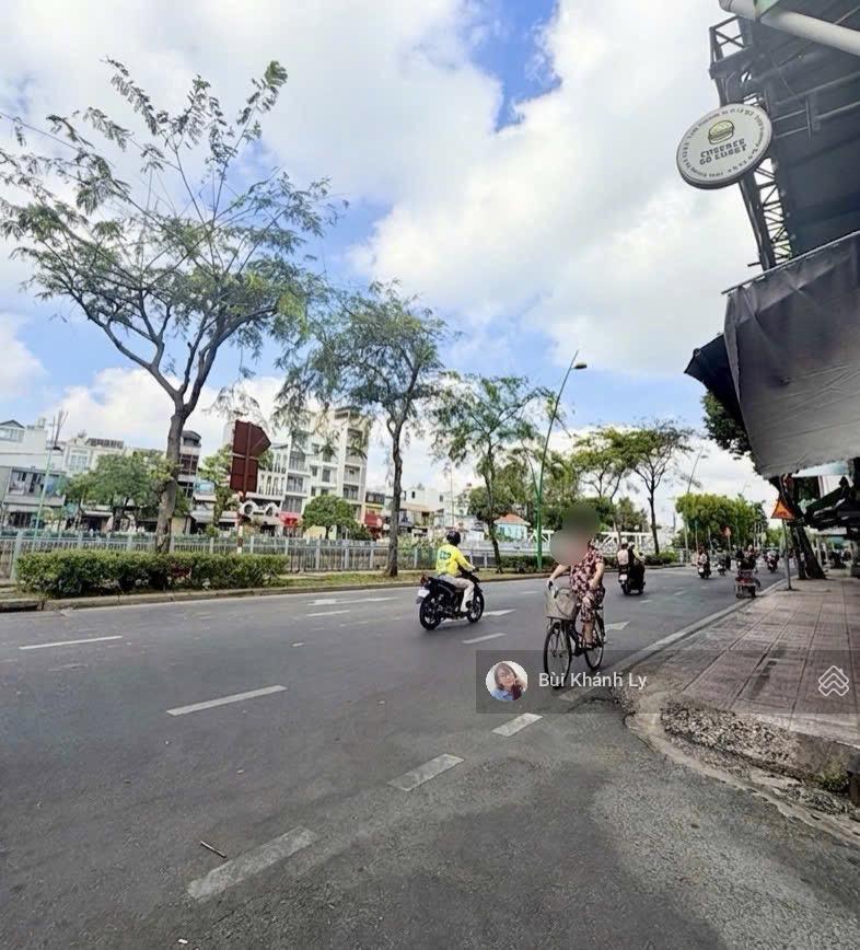Nhà quận 3 hẻm xe tải trường sa 5 tầng, 6pn, di chuyển tứ hướng giáp q1