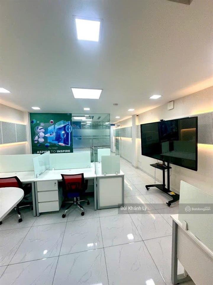 Tôi cần bán toà nhà văn phòng trục chính nguyễn văn trỗi hầm thang máy + 7 tầng xịn.