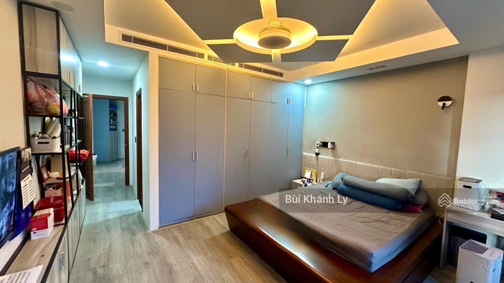 Tôi cần bán toà nhà văn phòng trục chính nguyễn văn trỗi hầm thang máy + 7 tầng xịn.