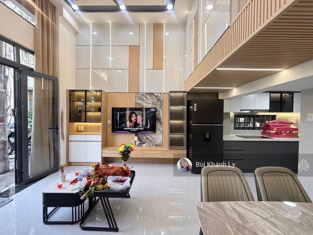 Bình thạnh giáp quận 1 5 tầng sân thượng ngay vòng xoay điện biên phủ