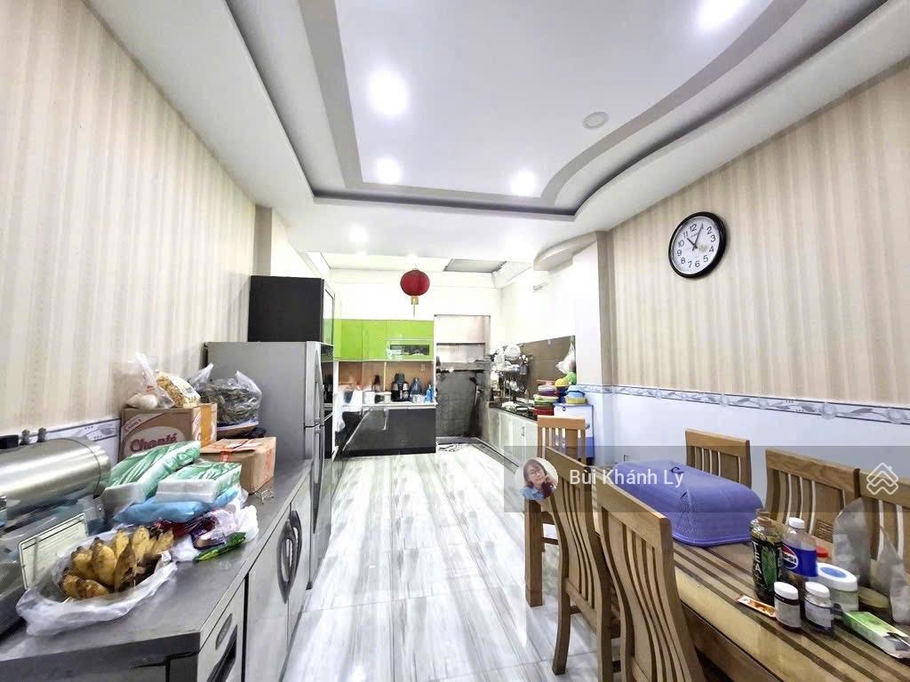 Bán nhà tân bình khuvip cmt8 100m, 7 phòng, đi bộ ra ga metro, giáp quận 10,