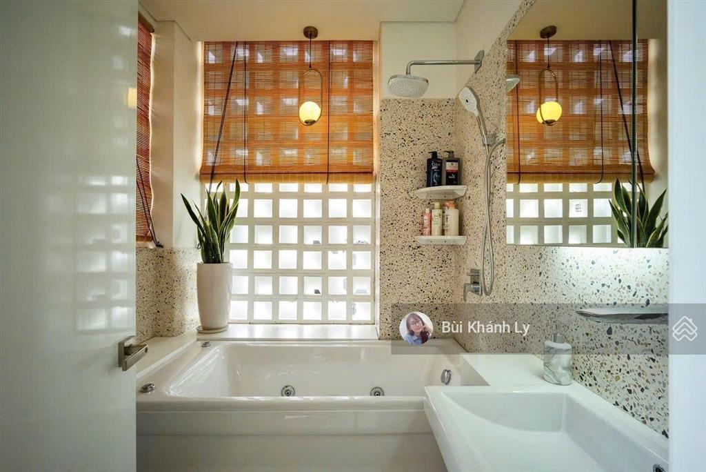 Bán nhà mặt tiền phú nhuận 95m, 5 tầng, kinh doanh nguyễn kiệm, gần sân bay