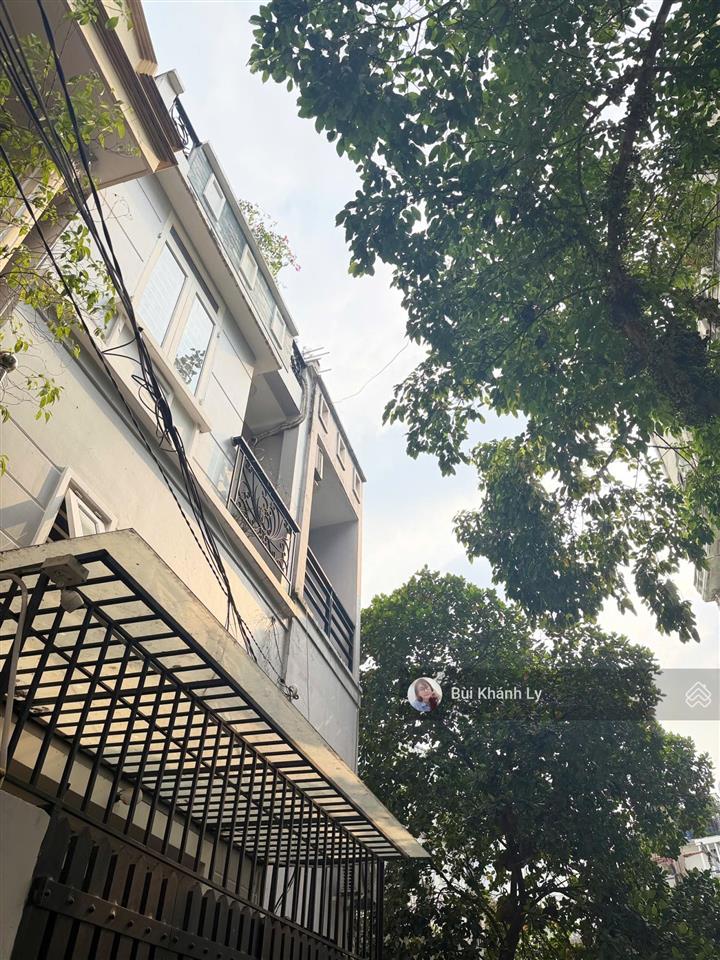 Nhà phan đăng lưu gần ngã tư phú nhuận, 3 tầng sân thượng, ngang 4.5m