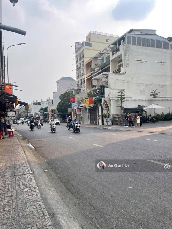 Nhà phan đăng lưu gần ngã tư phú nhuận, 3 tầng sân thượng, ngang 4.5m