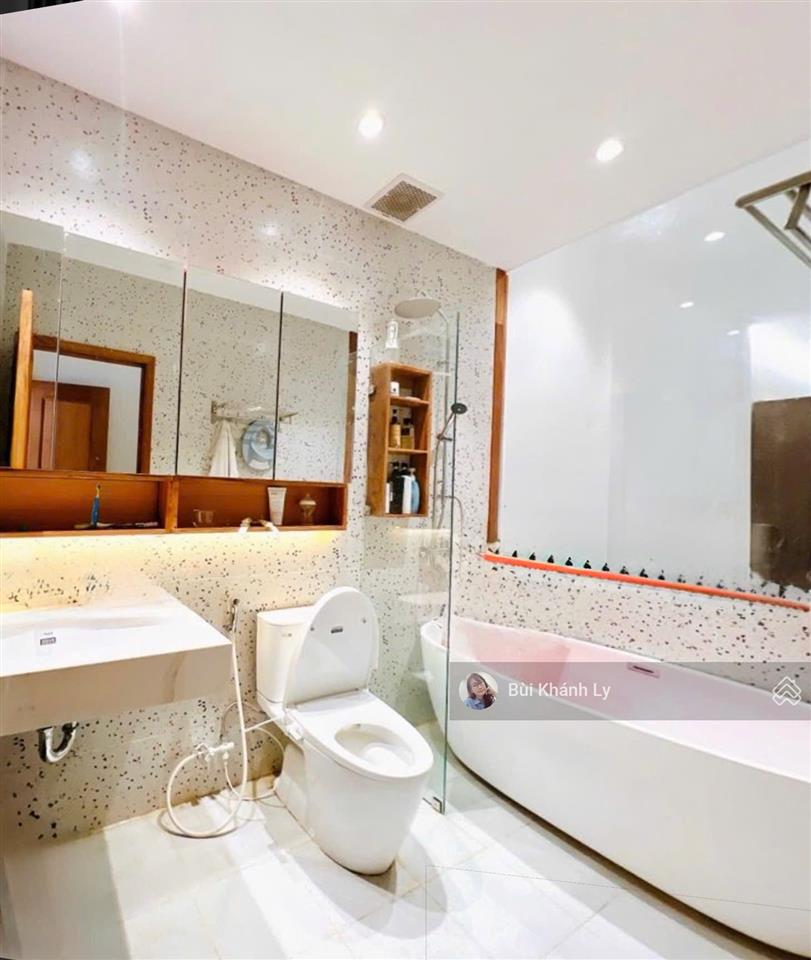 Nhà phú nhuận 80m phan đăng lưu 2 tầng btct, gần sân bay & trung tâm