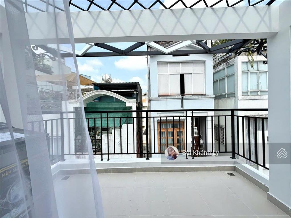 Bán nhà quận 3 hẻm xe tải lê văn sỹ  trần quang diệu, 62m, vị trí kinh doanh.