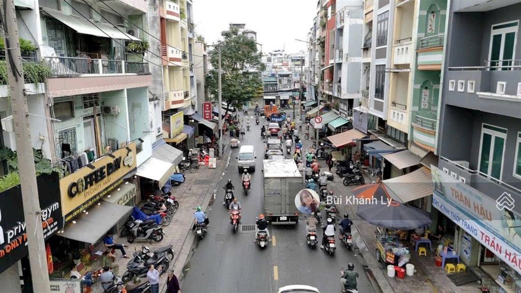 Mặt tiền cách mạng tháng 8 căn góc 2 mặt thoáng vỉa hè rộng