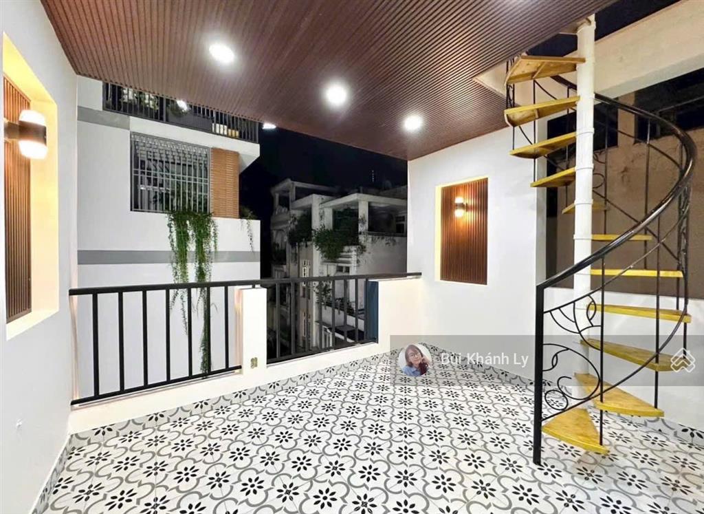 Bán nhà phan đăng lưu phú nhuận 50m 4 tầng thang máy nở hậu