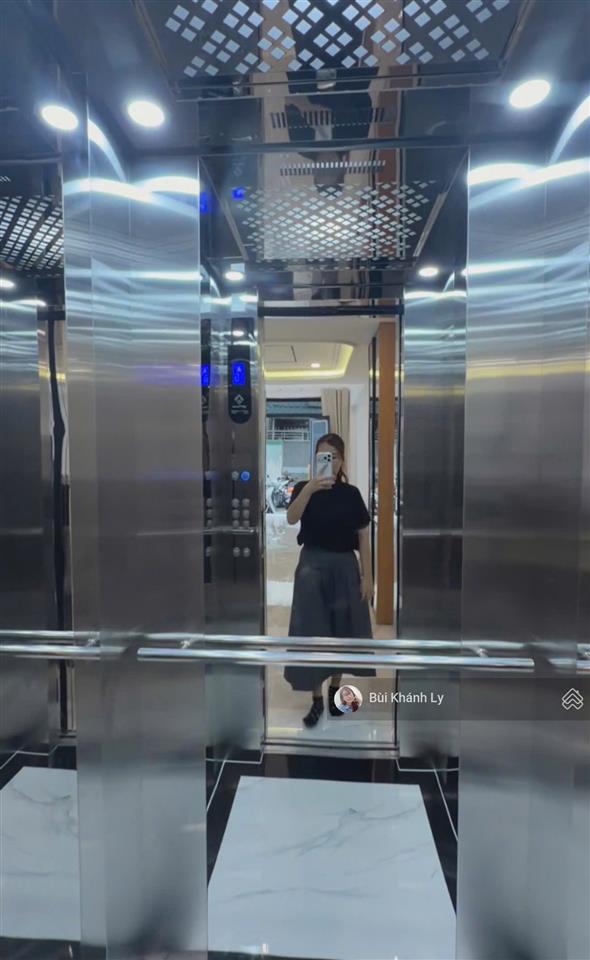 Nhà đẹp bạch đằng 6 tầng  thang máy xịn  ngay ngã tư hàng xanh  cách ga metro 500m