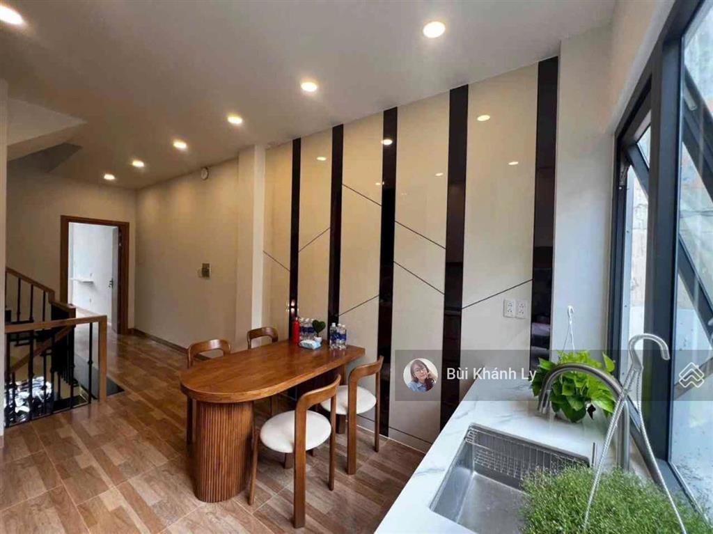 Bán nhà mặt tiền cô giang phan đình phùng 5 tầng btct kinh doanh đỉnh