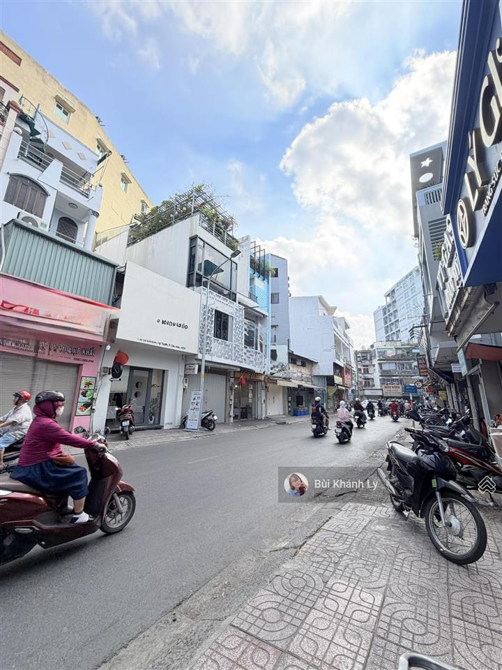 Tôi cần bán nhà mặt tiền nguyễn trọng tuyển  phan đình phùng  (4 x 17)m  vỉa hè 2,5m  phú nhuận