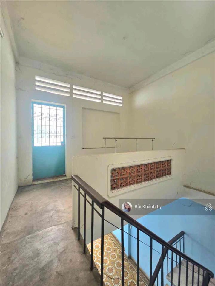 Bán nhà mặt tiền bạch đằng khu vip sân bay dt 84m (4,120m) 3 tầng btct vỉa hè 2m