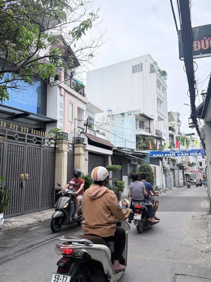 Siêu phẩm mặt tiền phan xích long, phú nhuận. dt 120m2 ngang 7m 4 tầng giá 27 tỷ