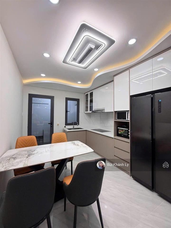 Bán nhà mặt tiền phan xích long phú nhuận 46m2  2 tầng btct gần bệnh viện hoàn mỹ