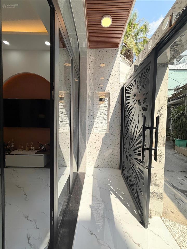 Bán nhà khu vip phan đình phùng phú nhuận 52m ngang 4,5m 4 tầng gần sân bay