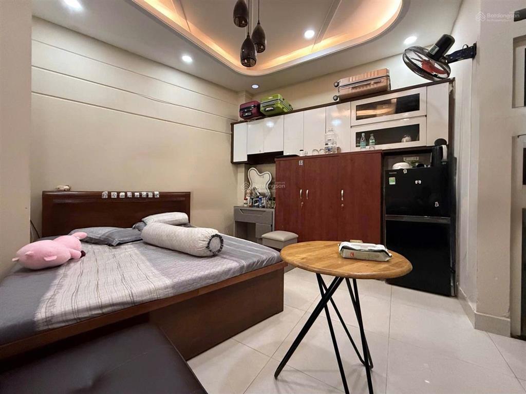 Bán căn hộ dịch vụ nguyễn văn đậu, 55m, 5 tầng, 7 phòng, dòng tiền 40 triệu/th