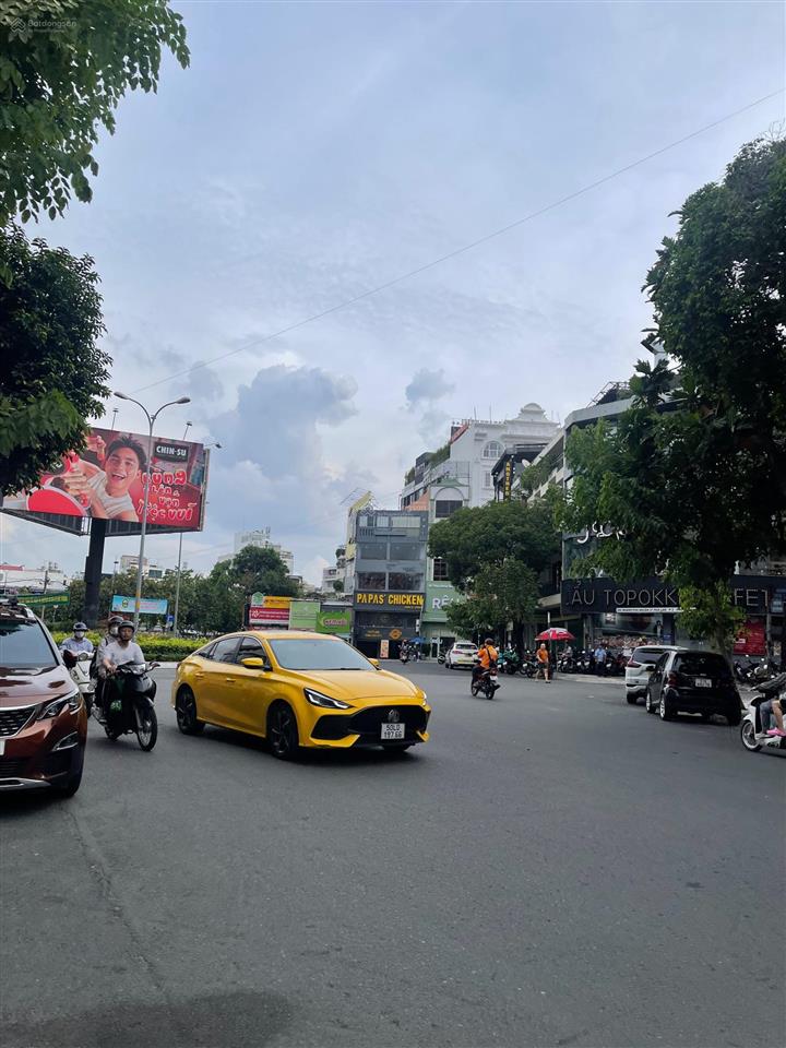 Bán nhà mặt tiền khu vip đường hoa  phan xích long  ngang lớn 8m  6 tầng  150m2, phú nhuận