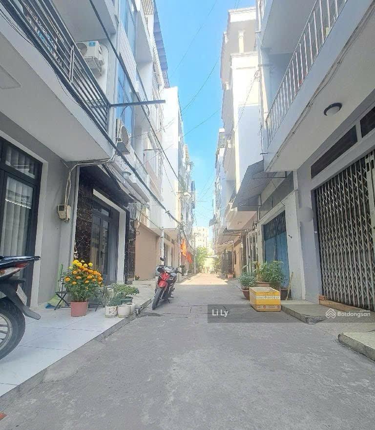 Hẻm xe hơi vào nhà nguyễn kiệm khu vip cán bộ gần công viên gia định 4 tầng sân thượng  nhỉnh 8 tỷ