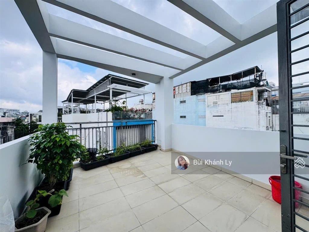 Nhà đẹp lê quang định, bình thạnh, 42m, 5 tầng, ngang 3,8m, cách xe hơi 1 căn